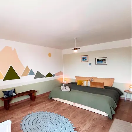 La-haut A Candaue Bed and Breakfast *