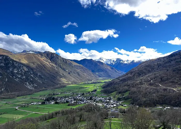 B&B La-haut A Candaue Fichous-Riumayou