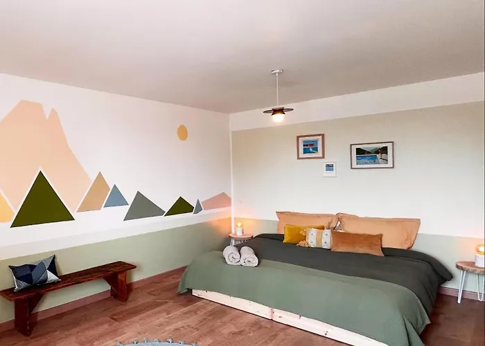 La-haut A Candaue B&B *